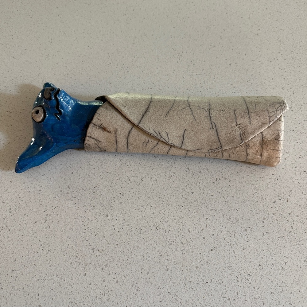 Handmade “Enchihauhau” Blue Ceramic Wall Decor - Picture 4 of 6